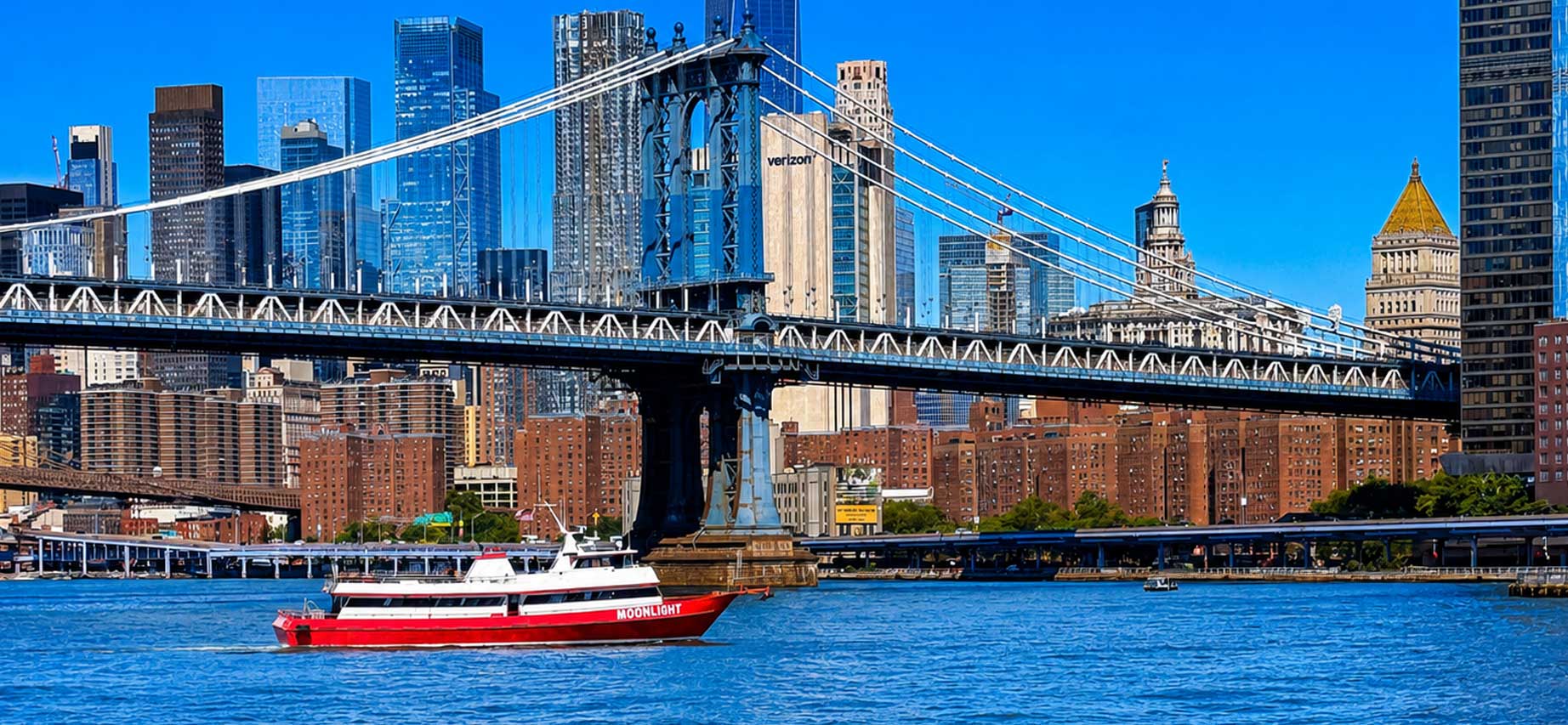 NYC skyline boat tour with Lower Manhattan views